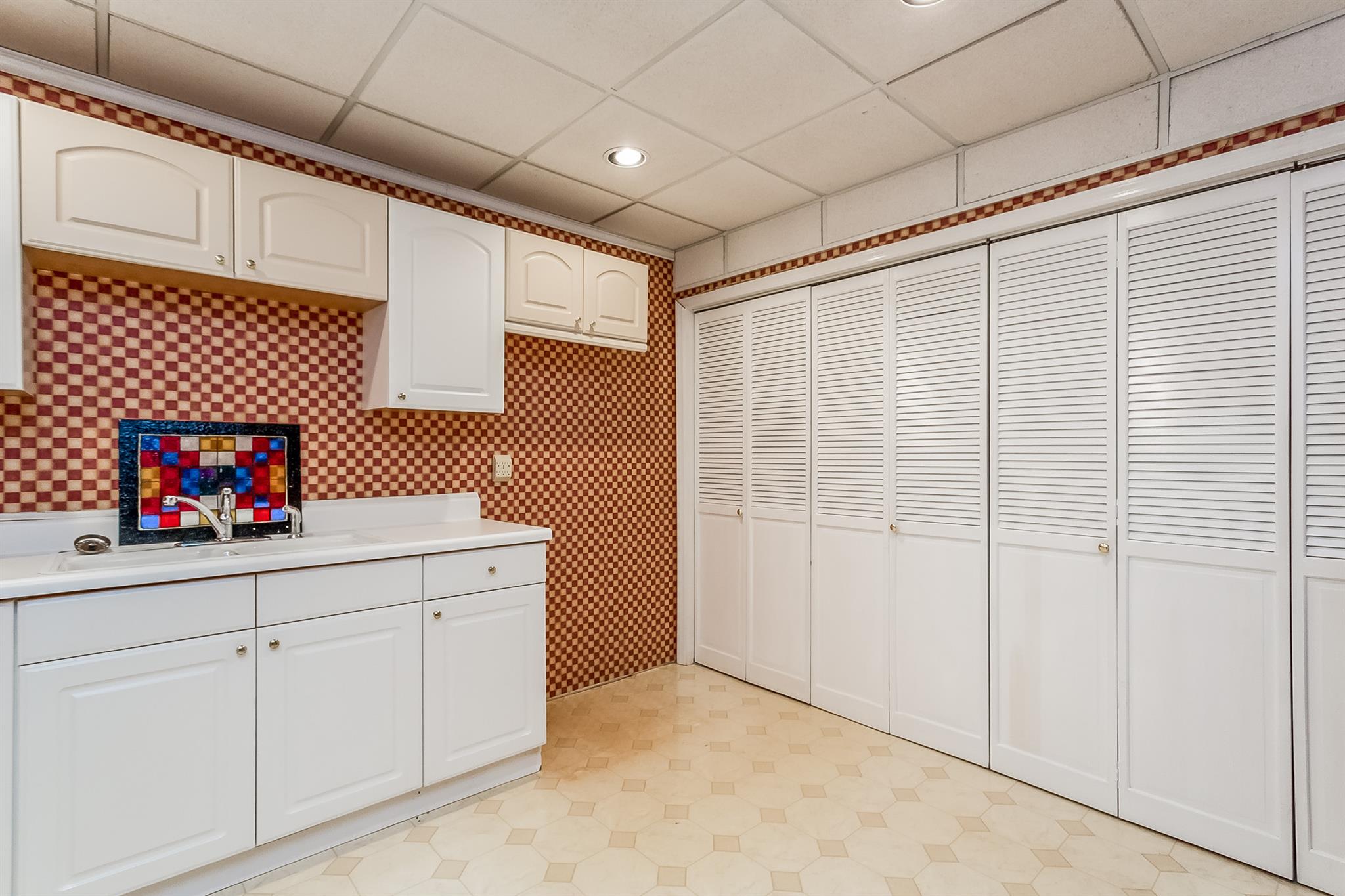 5253 Rustic Way Old Hickory, TN 37138 - Photo 24 of 27 a hallway with mirror