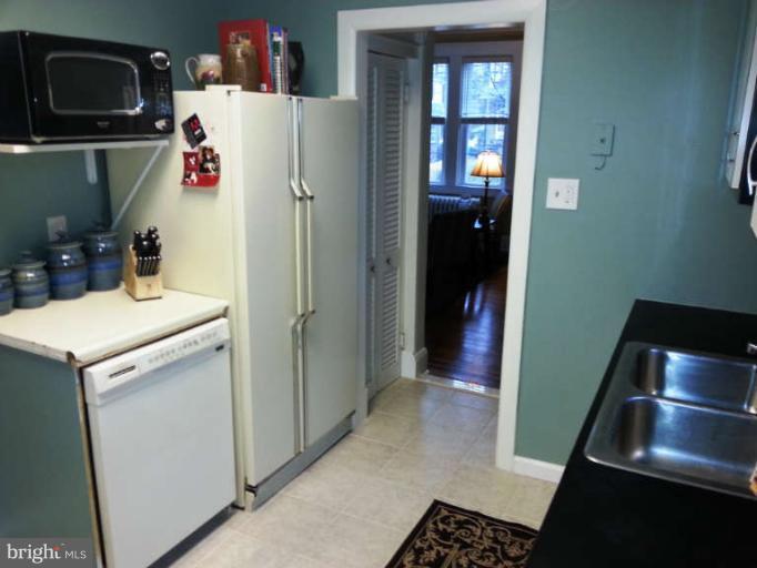 413 Westgate Road Baltimore, MD 21229 - Photo 14 of 30 Kitchen