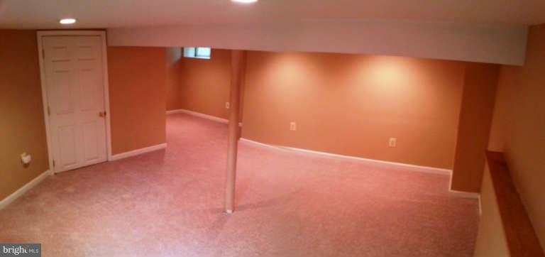 413 Westgate Road Baltimore, MD 21229 - Photo 26 of 30 Family Room