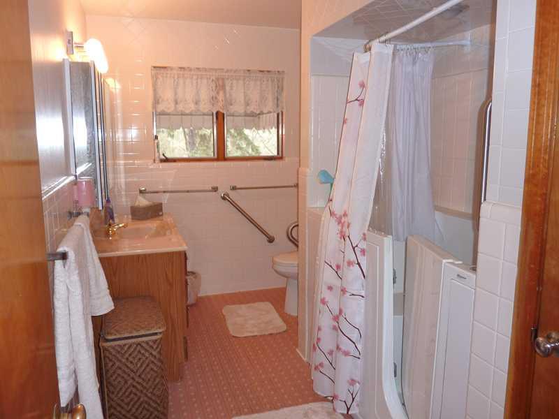 8265 Fox Ridge Road Pittsburgh, PA 15237 - Photo 12 of 22 Full Bath.