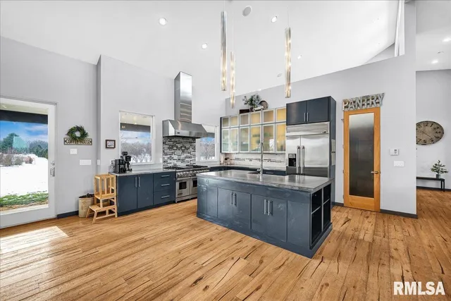 $695,500 | 1733 Lourdes Road, Metamora, IL 61548