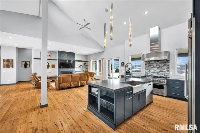 $695,500 | 1733 Lourdes Road, Metamora, IL 61548