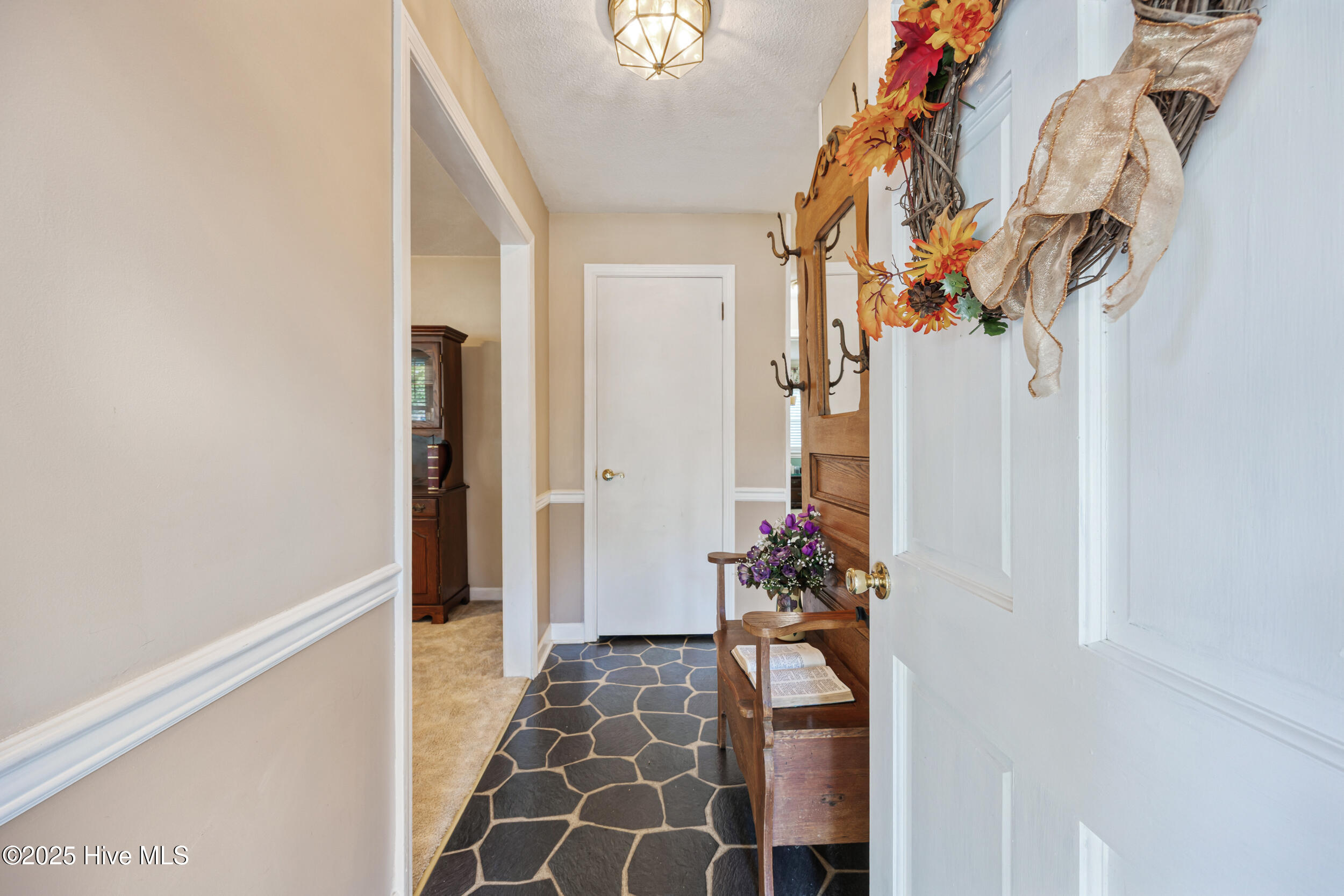 2009 Johnson Road Elizabeth City, NC 27909 - Photo 12 of 49 Foyer
