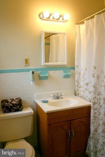 23 Ridge Road, Unit B Greenbelt, MD 20770 - Photo 7 of 30 Full Bath