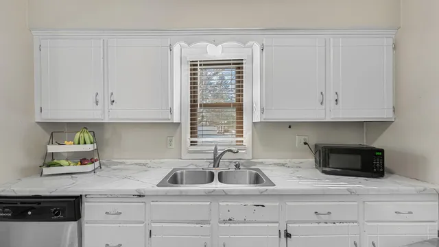 $290,000 | 831 Cummings Lane, St. Cloud, MN 56301