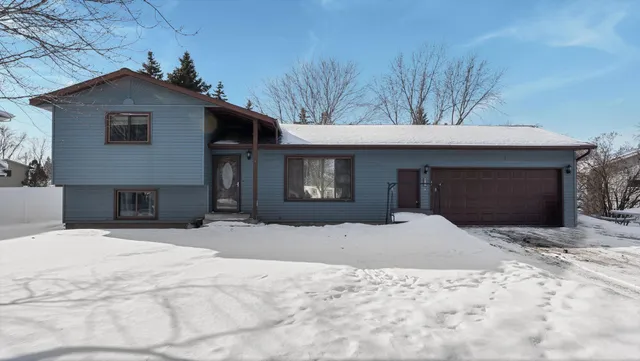$290,000 | 831 Cummings Lane, St. Cloud, MN 56301