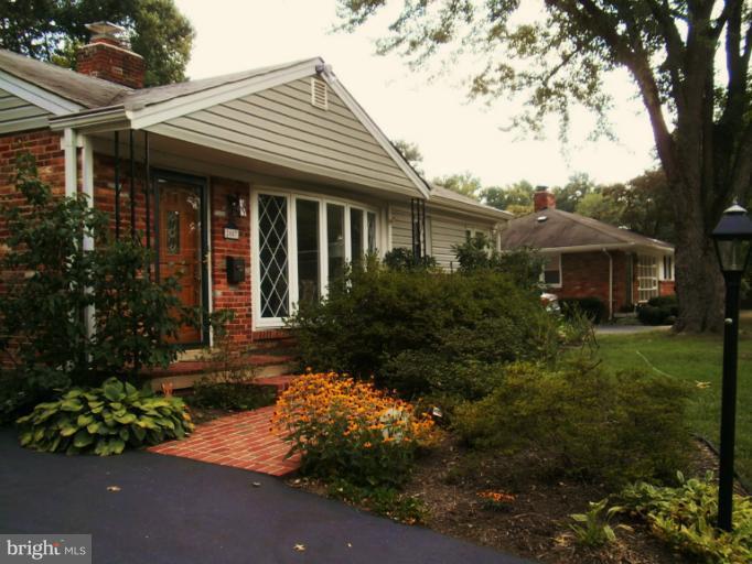 2007 Shenandoah Road Alexandria, VA 22308 - Photo 24 of 30 Exterior (Front)