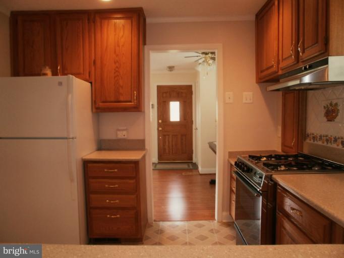 2007 Shenandoah Road Alexandria, VA 22308 - Photo 29 of 30 Kitchen