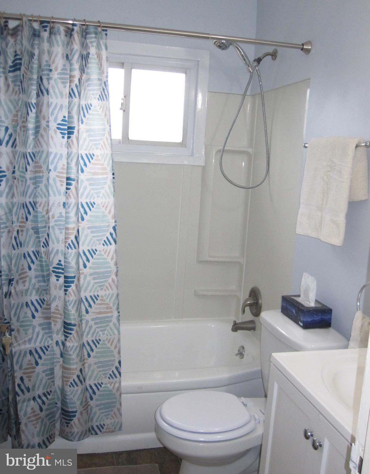 2607 Kings Ridge Road Baltimore, MD 21234 - Photo 12 of 28 Bath