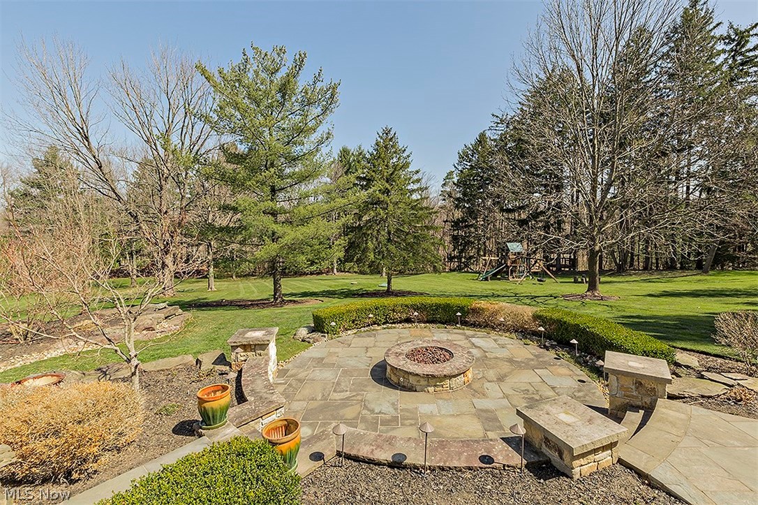 33325 Woodleigh Road Cleveland, OH 44124 - Photo 16 of 35