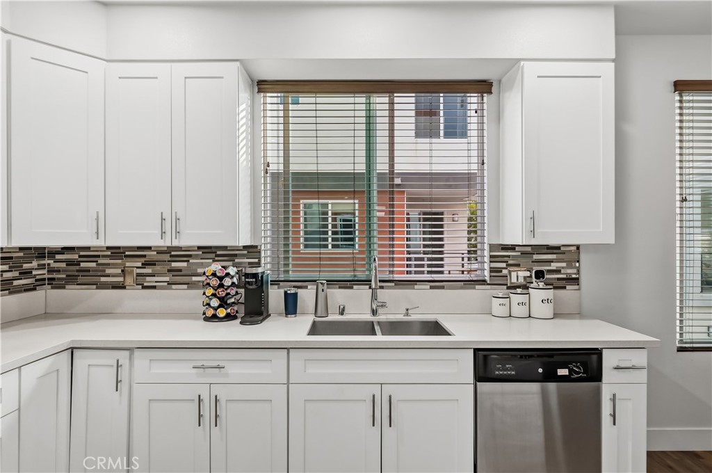 7950 Telegraph Road Downey, CA 90240 - Photo 6 of 36 Kitchen