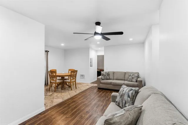 $399,000 | 9860 Dale Avenue, Unit D7, Spring Valley, CA 91977