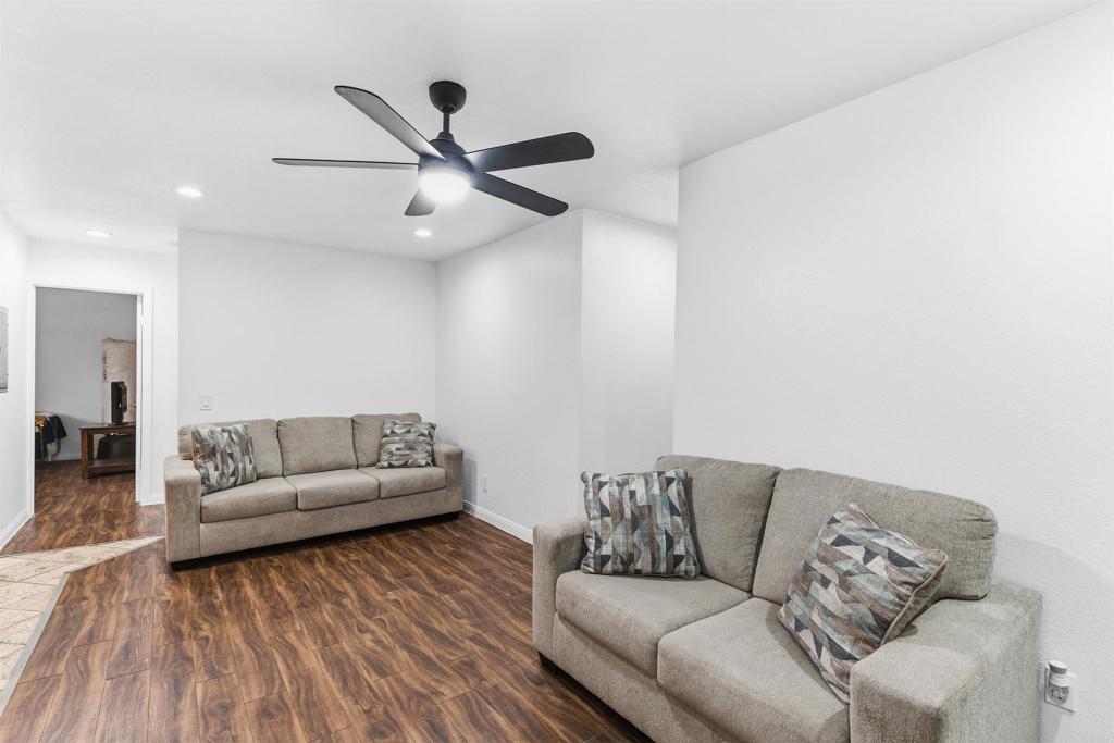 9860 Dale Avenue, Unit D7 Spring Valley, CA 91977 - Photo 3 of 26