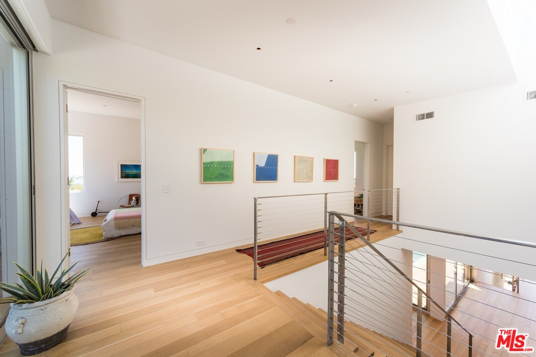 1265 Rimmer Avenue Pacific Palisades, CA 90272 - Photo 11 of 32