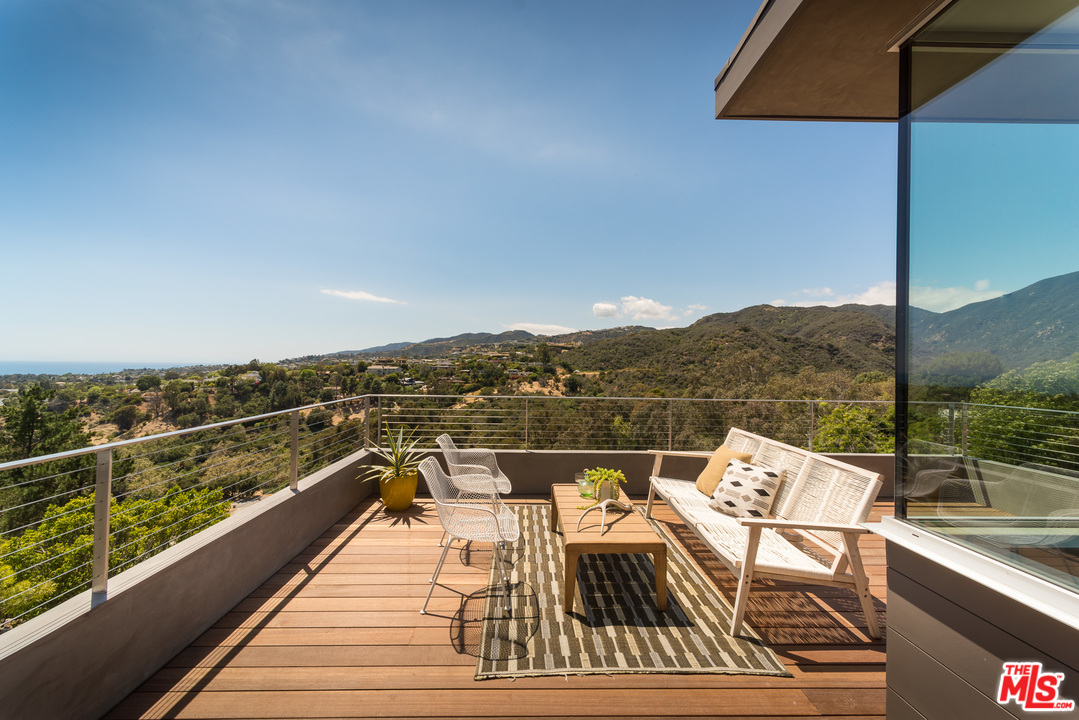1265 Rimmer Avenue Pacific Palisades, CA 90272 - Photo 14 of 32
