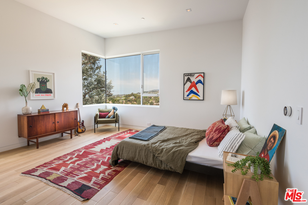 1265 Rimmer Avenue Pacific Palisades, CA 90272 - Photo 20 of 32