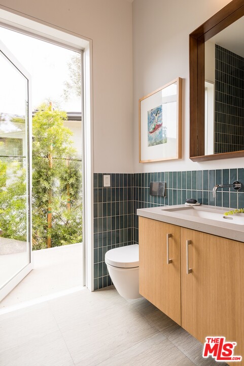 1265 Rimmer Avenue Pacific Palisades, CA 90272 - Photo 9 of 32