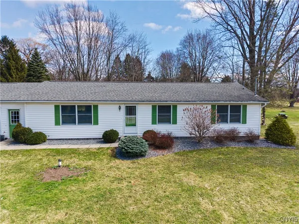 $575,000 | 3846 State Street, Skaneateles, NY 13152