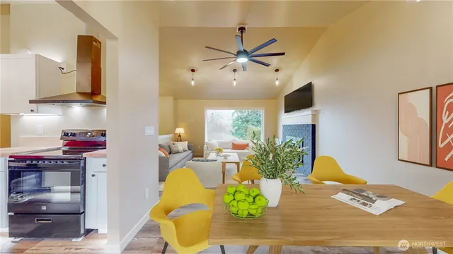 $800,000 | 21246 15th Avenue South, Des Moines, WA 98198