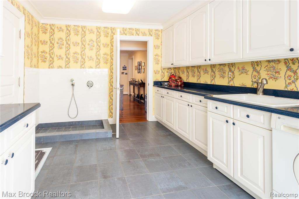 2080 Redding Road Birmingham, MI 48009 - Photo 54 of 59
