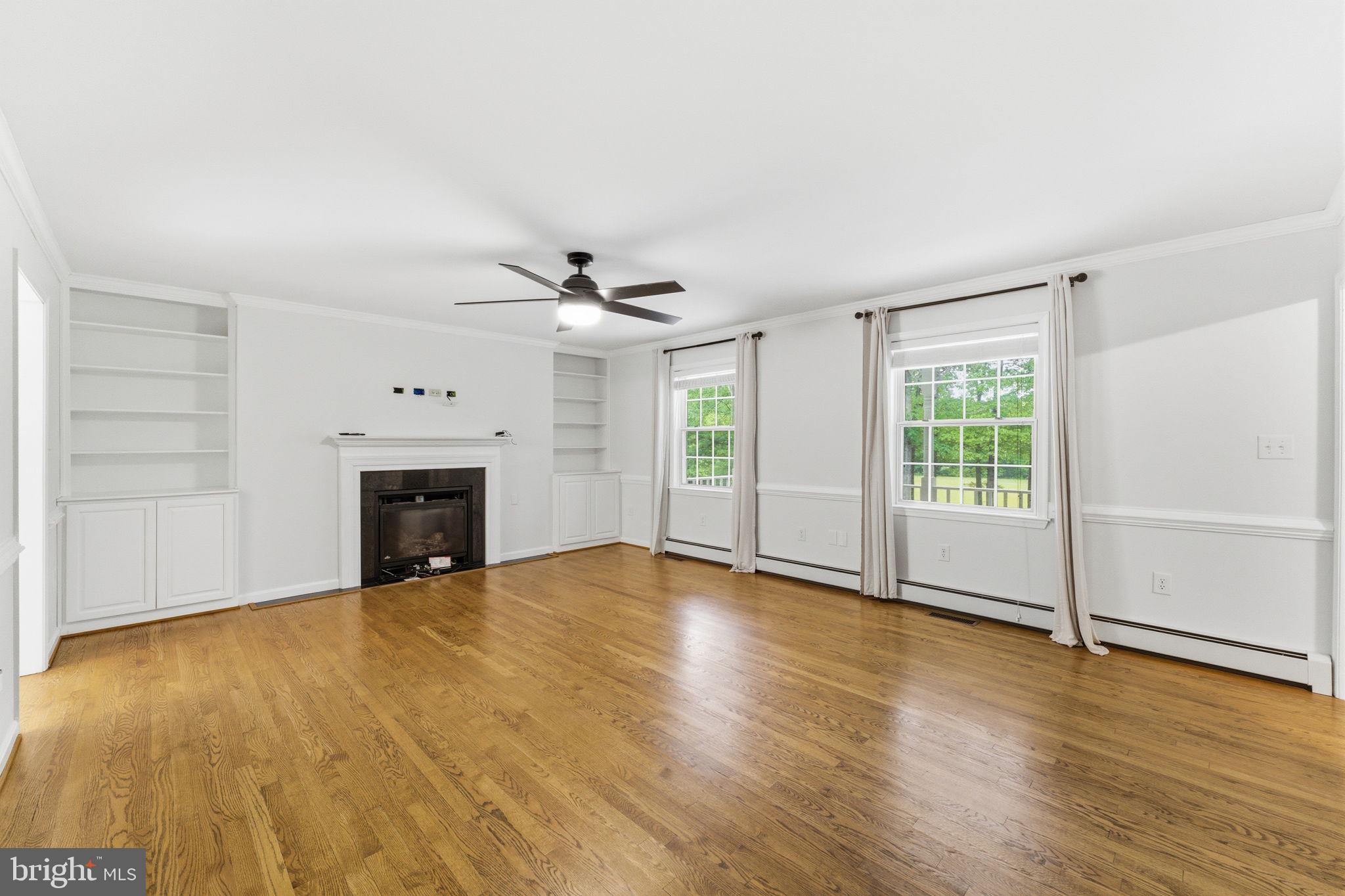 6040 Southgate Farm Road Indian Head, MD 20640 - Photo 10 of 94 Spacious, sunlit living area awaits.