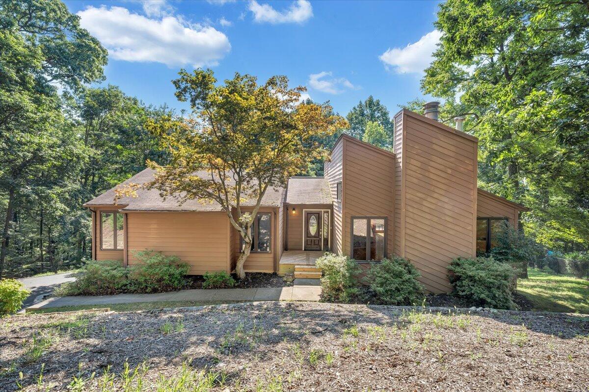 2633 Summit Ridge Road Northeast Roanoke, VA 24012 - Photo 1 of 38 01-MIB07766