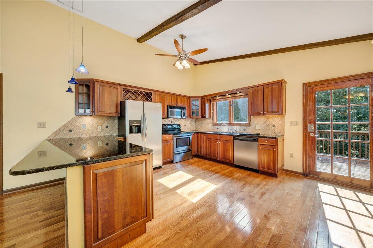 2633 Summit Ridge Road Northeast Roanoke, VA 24012 - Photo 11 of 38 11-MIB07697
