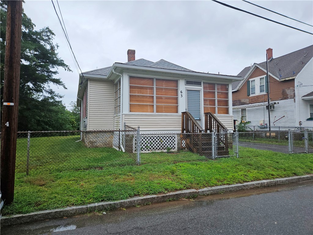 63 Fulton Street Woonsocket, RI 02895 - Photo 2 of 33