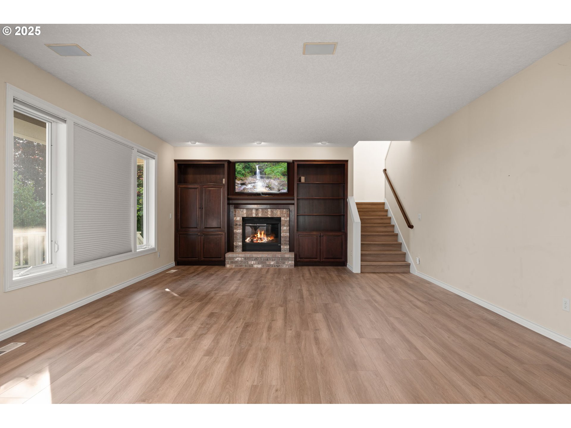 14405 Northwest Valley View Lane Portland, OR 97231 - Photo 15 of 48 Family Room