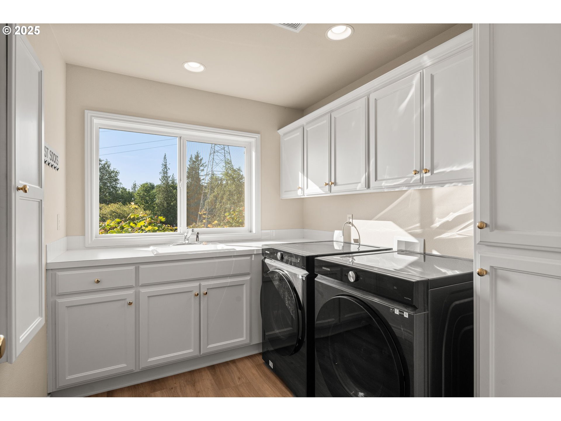 14405 Northwest Valley View Lane Portland, OR 97231 - Photo 25 of 48 Laundry