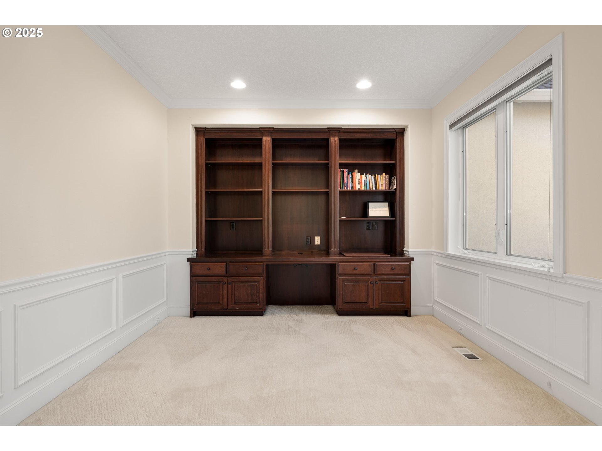 14405 Northwest Valley View Lane Portland, OR 97231 - Photo 5 of 48 Den/Office
