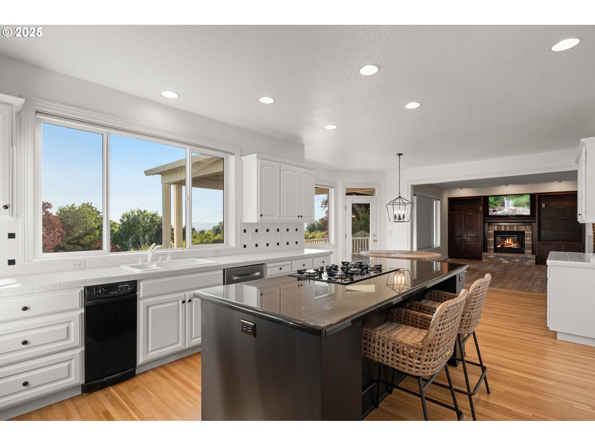 14405 Northwest Valley View Lane Portland, OR 97231 - Photo 10 of 48