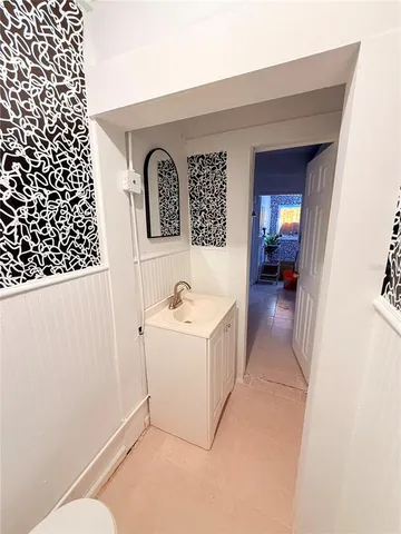 $700 | 1709 18th Avenue South, Unit 1, St. Petersburg, FL 33712