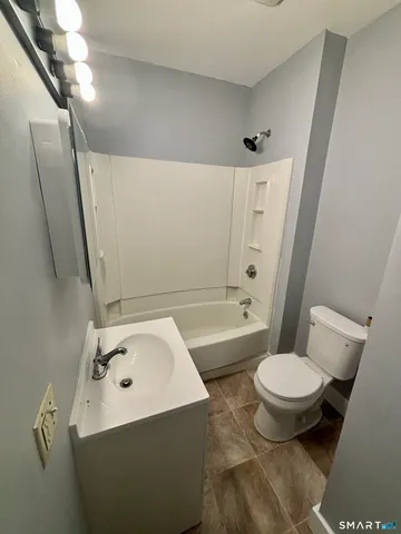 $2,400 | 411 Main Street, Unit 1, Cromwell, CT 06416