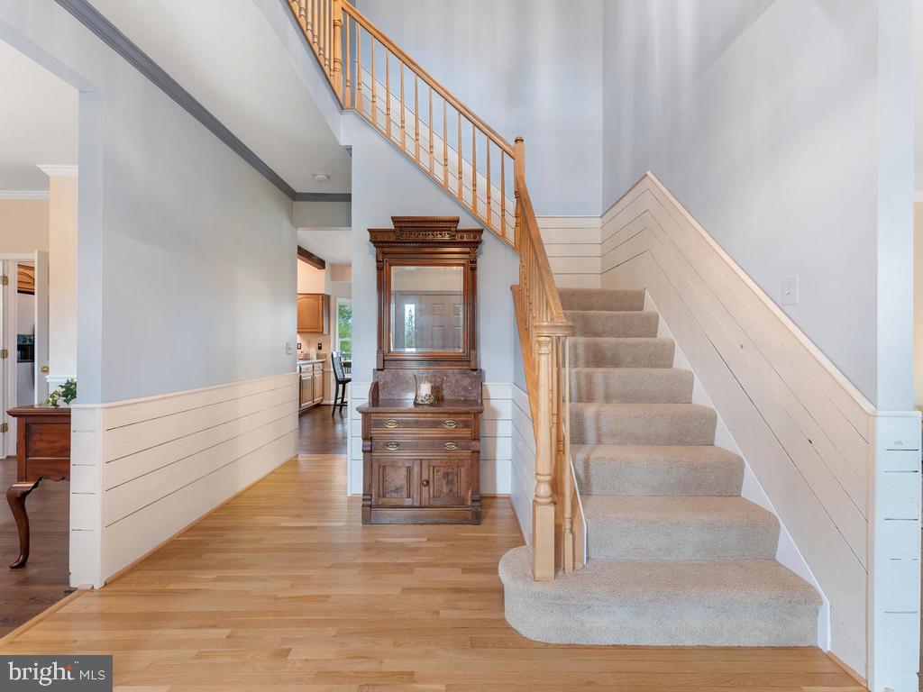 9113 Huntmaster Road Laytonsville, MD 20882 - Photo 15 of 66 Foyer Entry