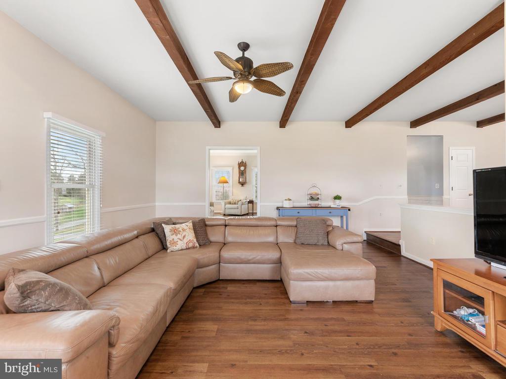 9113 Huntmaster Road Laytonsville, MD 20882 - Photo 23 of 66 Comfortable Family Room