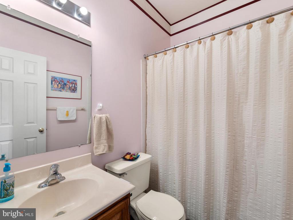 9113 Huntmaster Road Laytonsville, MD 20882 - Photo 44 of 66 First floor bathroom
