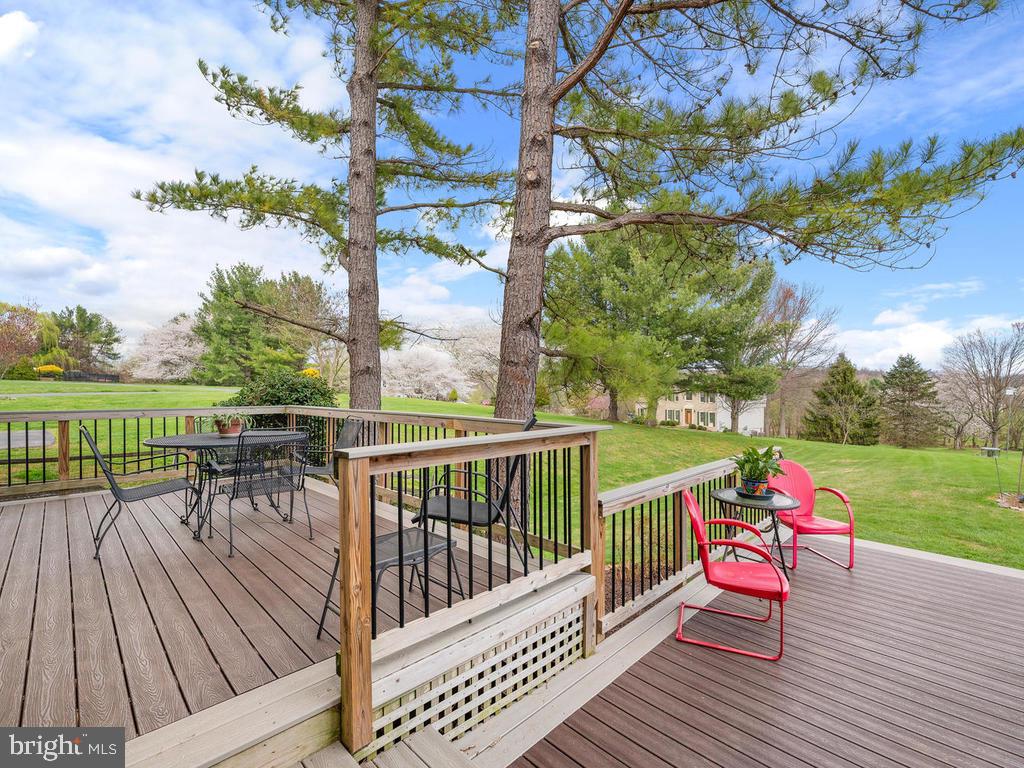 9113 Huntmaster Road Laytonsville, MD 20882 - Photo 50 of 66 Two level deck