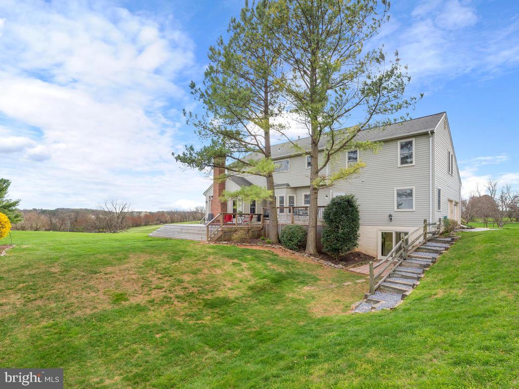9113 Huntmaster Road Laytonsville, MD 20882 - Photo 53 of 66 Deep rear yard
