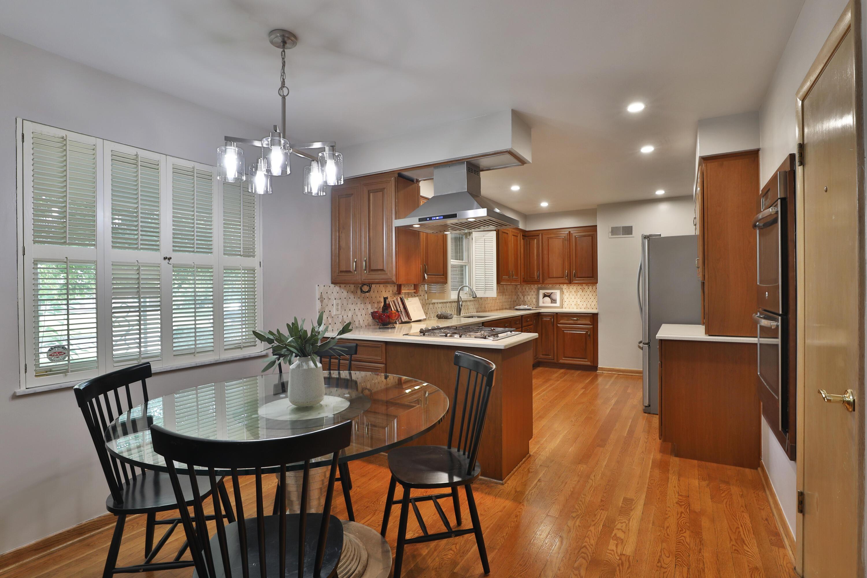 1348 Haddon Road Columbus, OH 43209 - Photo 15 of 71