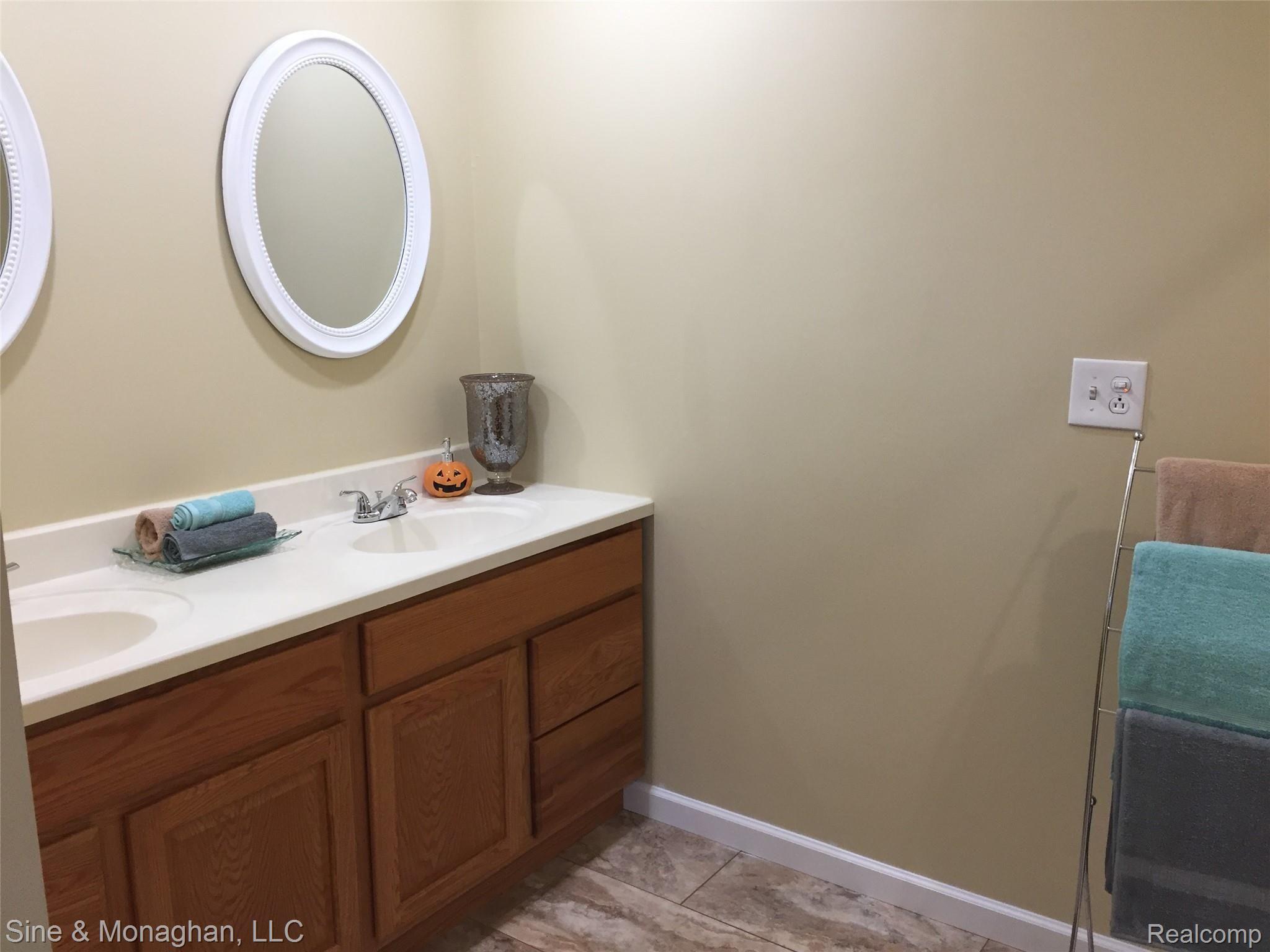3067 Vincent Road North Street, MI 48049 - Photo 11 of 26 IMG_1111.JPG