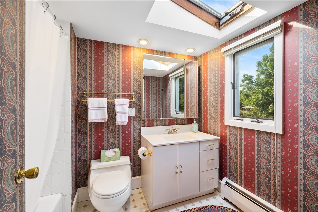 25 Carey Lane Little Compton, RI 02837 - Photo 29 of 49 Primary Suite Bathroom