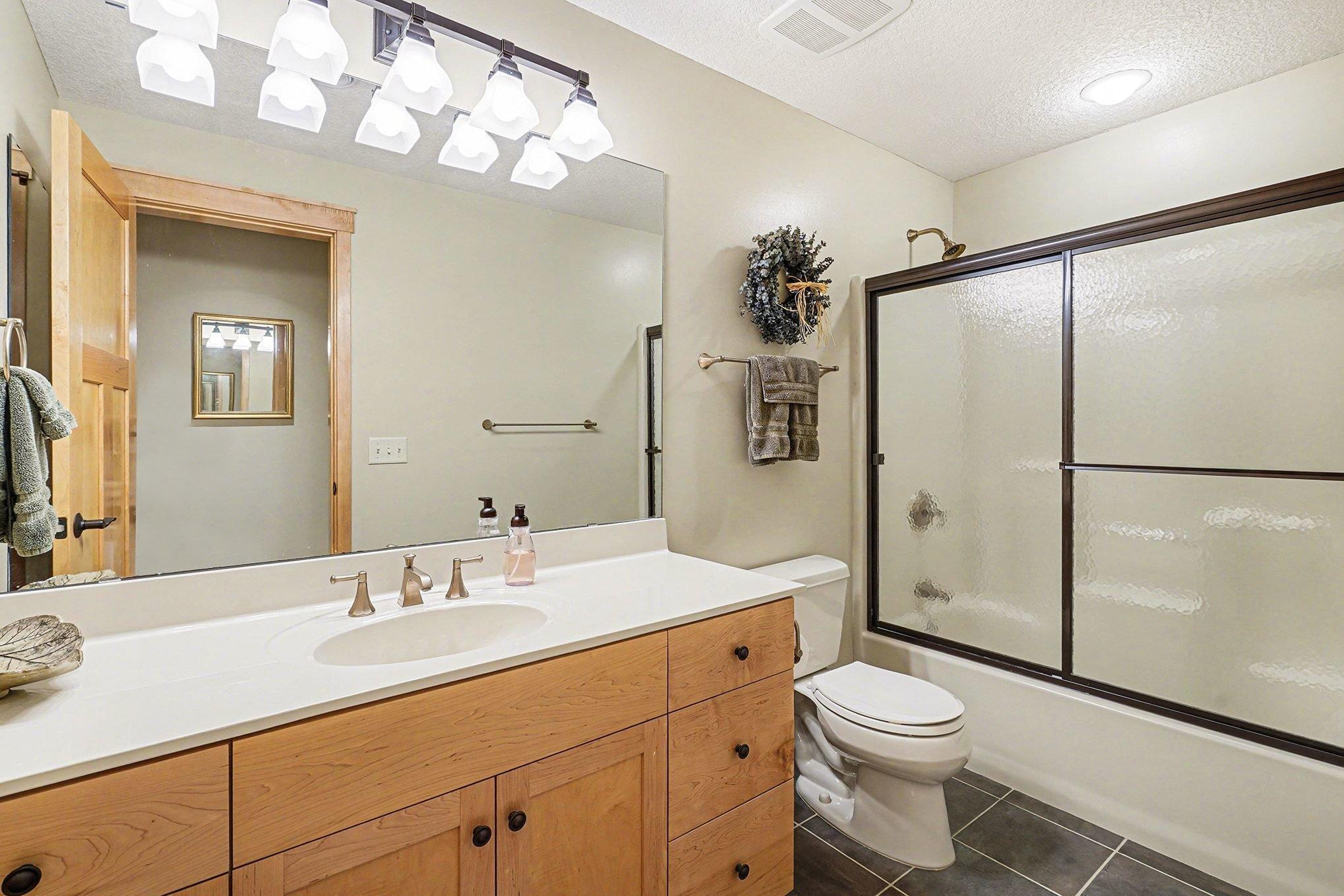 1520 Bridgewater Road Golden Valley, MN 55422 - Photo 38 of 54