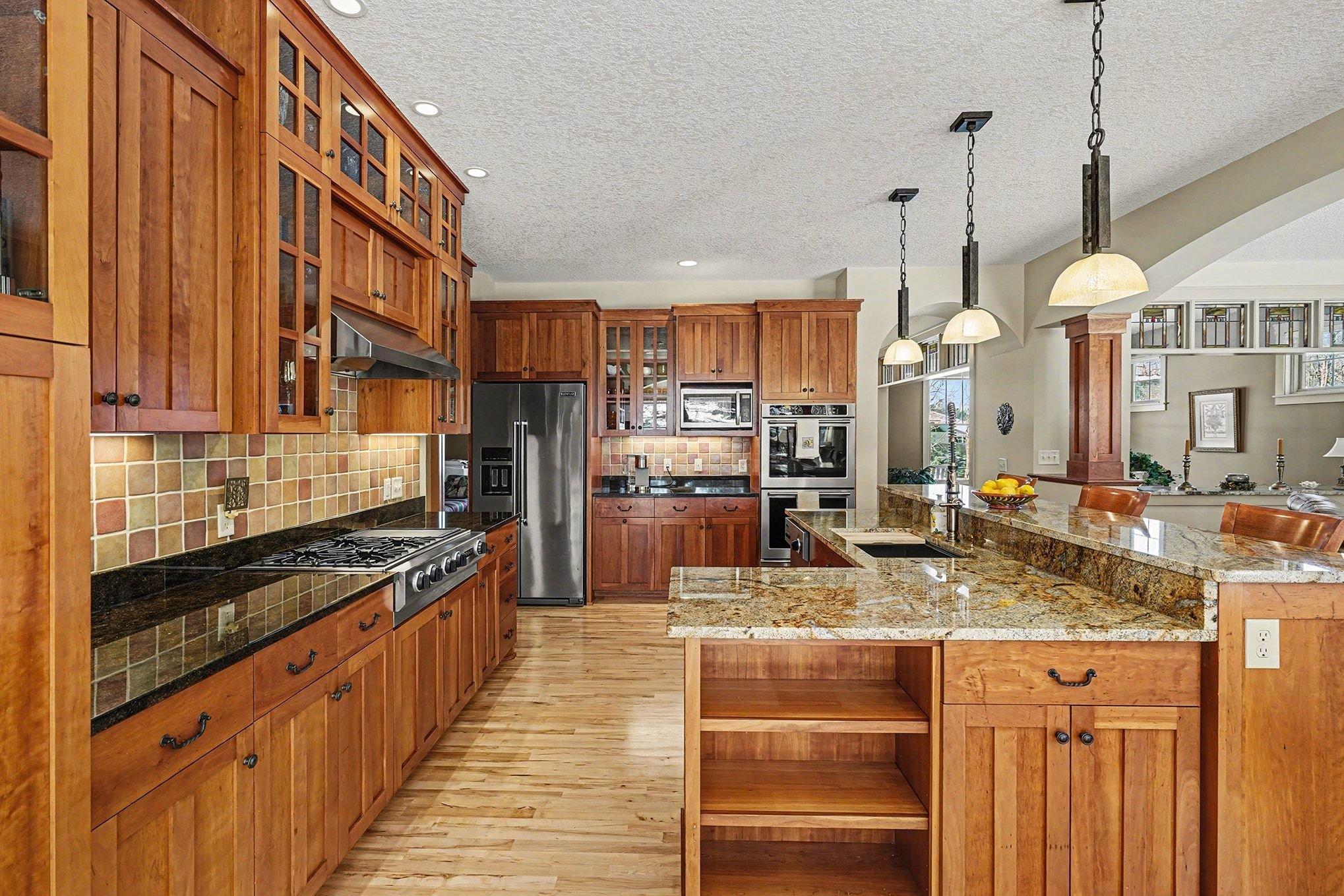 1520 Bridgewater Road Golden Valley, MN 55422 - Photo 9 of 54