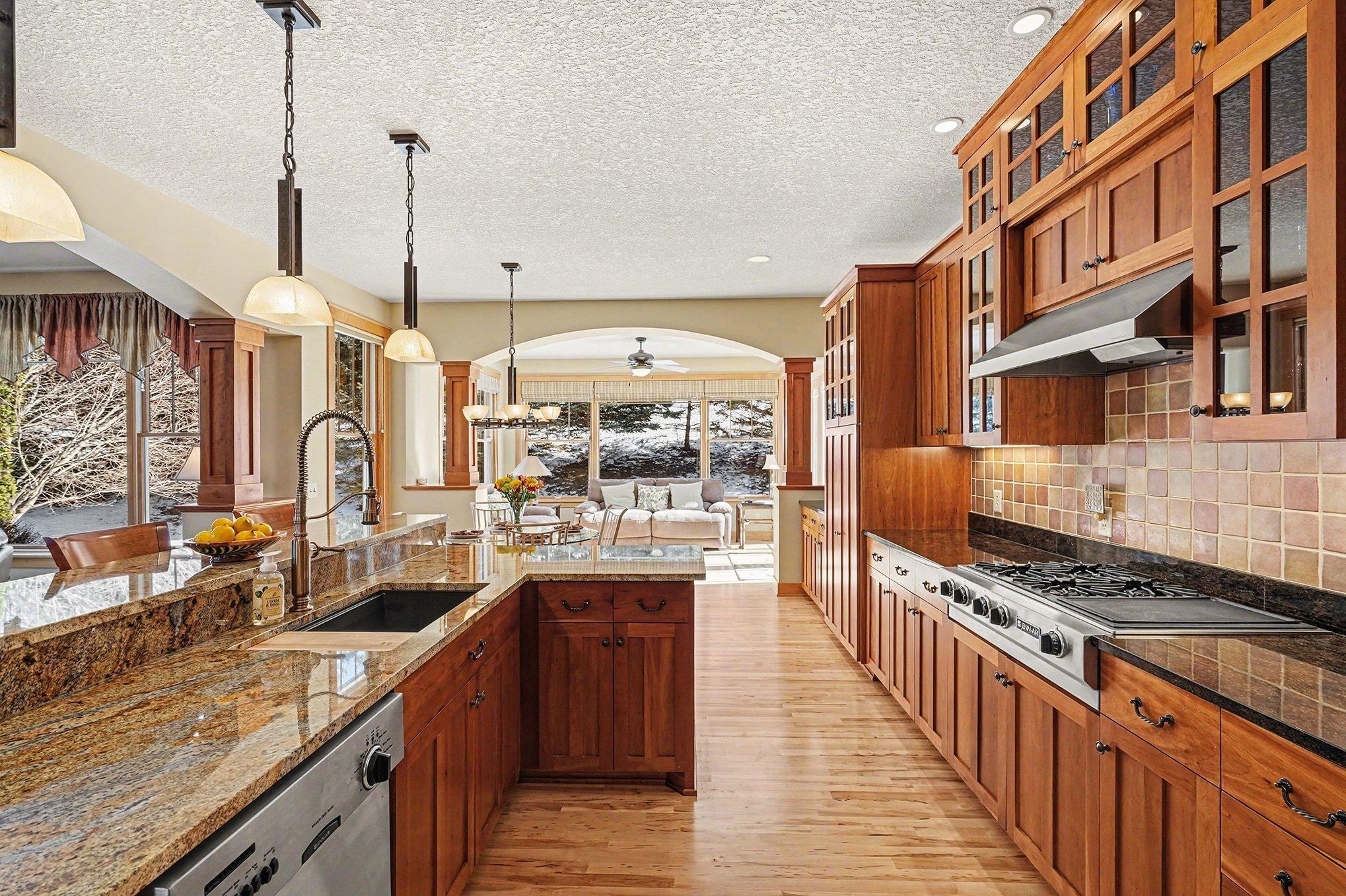 1520 Bridgewater Road Golden Valley, MN 55422 - Photo 10 of 54