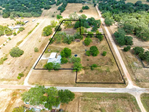 $299,999 | 371 County Road 146, Hallettsville, TX 77964