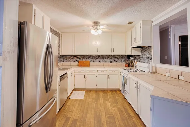 $324,999 | 371 County Road 146, Hallettsville, TX 77964