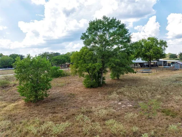 $324,999 | 371 County Road 146, Hallettsville, TX 77964
