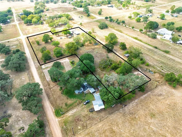 $324,999 | 371 County Road 146, Hallettsville, TX 77964
