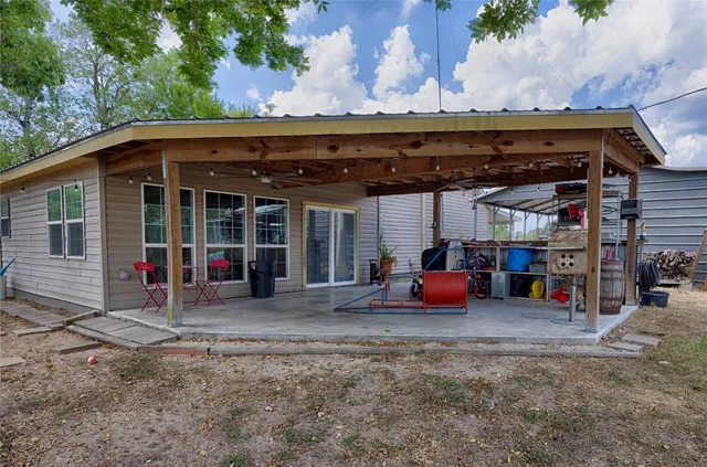 $324,999 | 371 County Road 146, Hallettsville, TX 77964